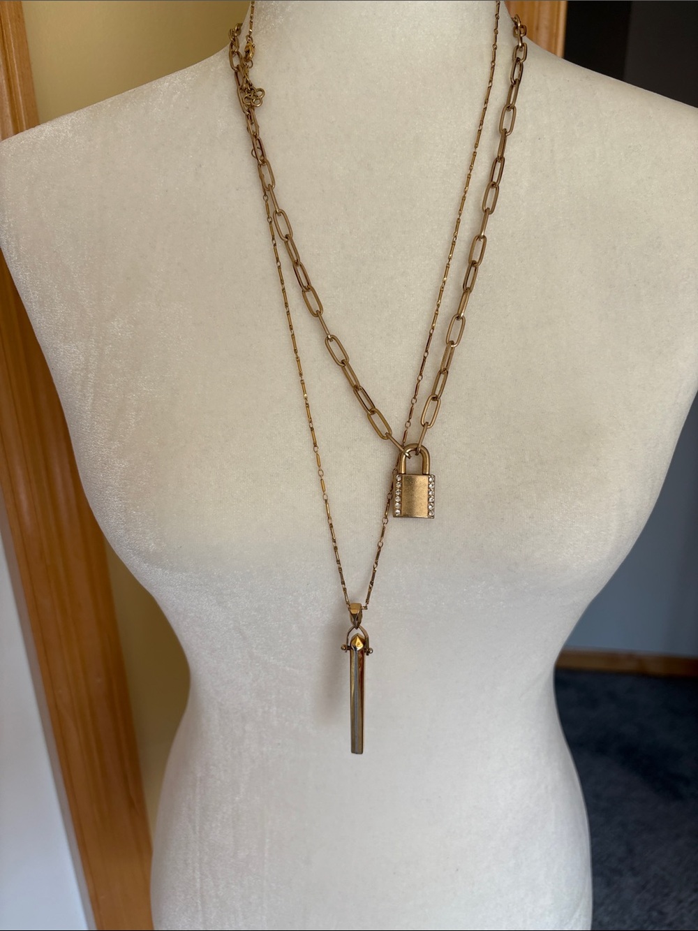 Stella & Dot Rebel Pendant necklace and lock necklace 🙌